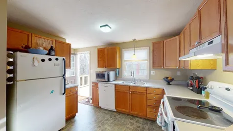 49 Washington Circle Hillsborough NH 03244
