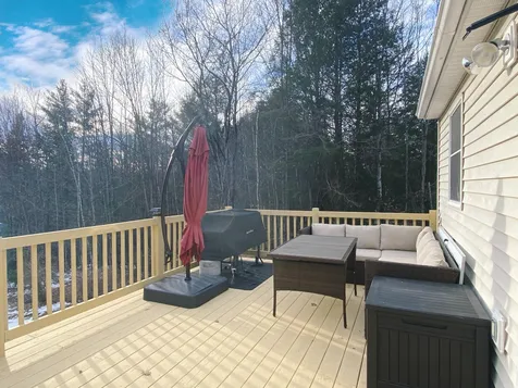 49 Washington Circle Hillsborough NH 03244