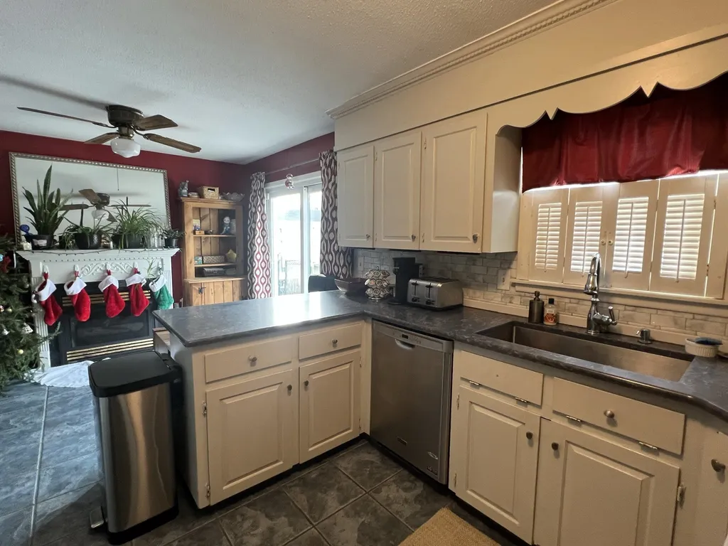 32 Ann Avenue Charlestown NH 03603