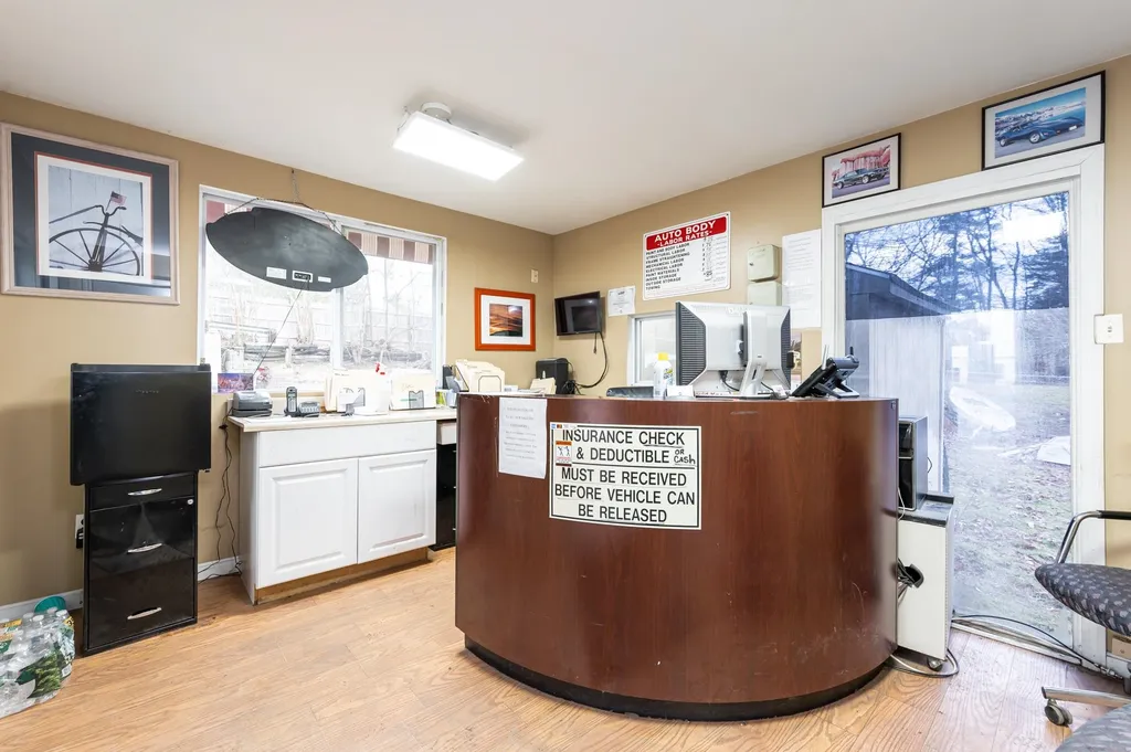 277 Lowell Road Hudson NH 03051