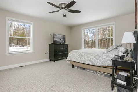 9 Gulliver Avenue Salem NH 03079