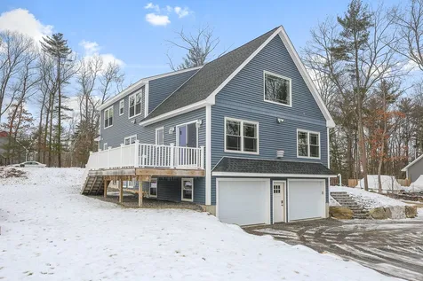 9 Gulliver Avenue Salem NH 03079