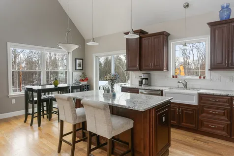 9 Gulliver Avenue Salem NH 03079