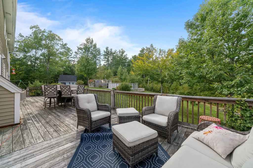 412 Francestown Road New Boston NH 03070