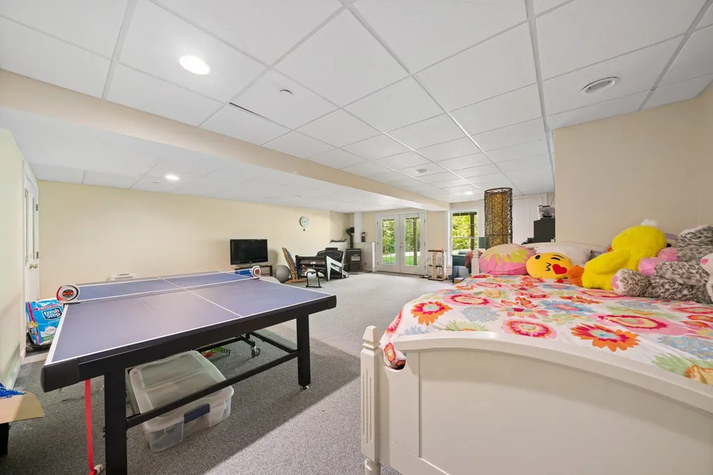 412 Francestown Road New Boston NH 03070