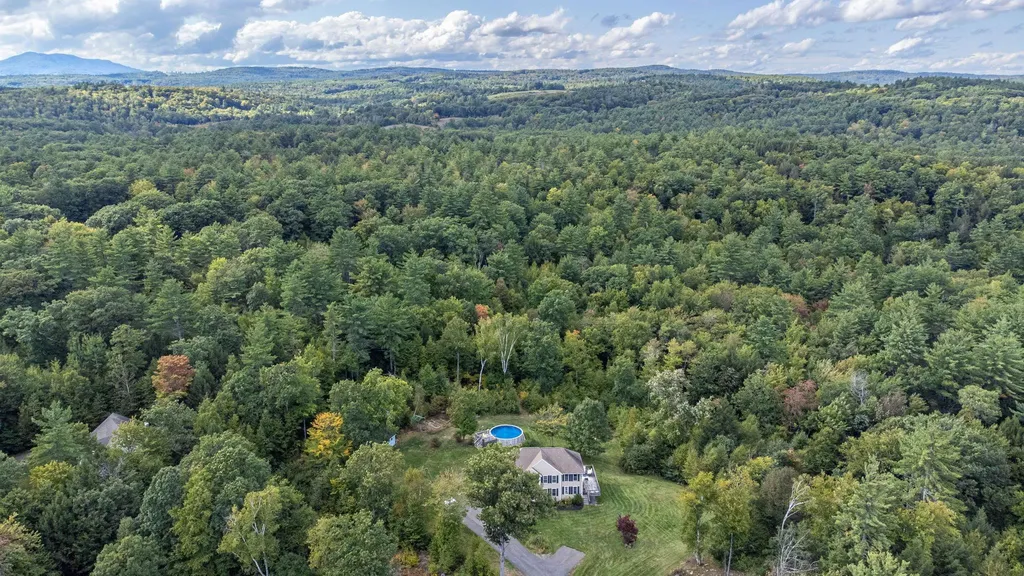 412 Francestown Road New Boston NH 03070