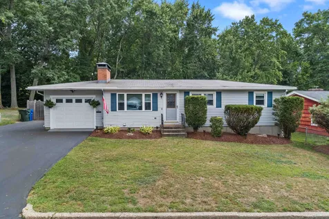 32 Lavista Street Manchester NH 03103