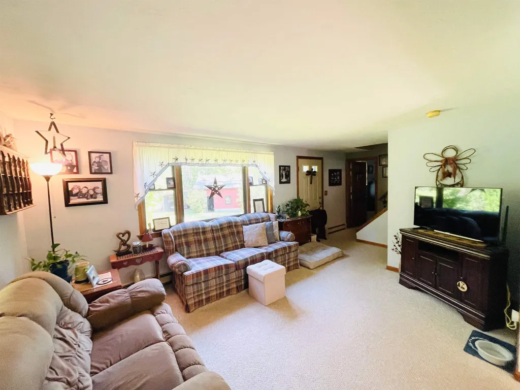539 Scruton Pond Road Barrington NH 03825
