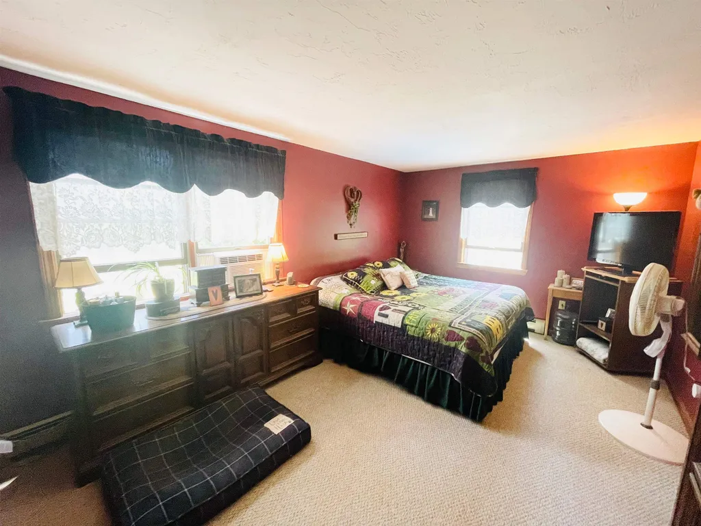 539 Scruton Pond Road Barrington NH 03825