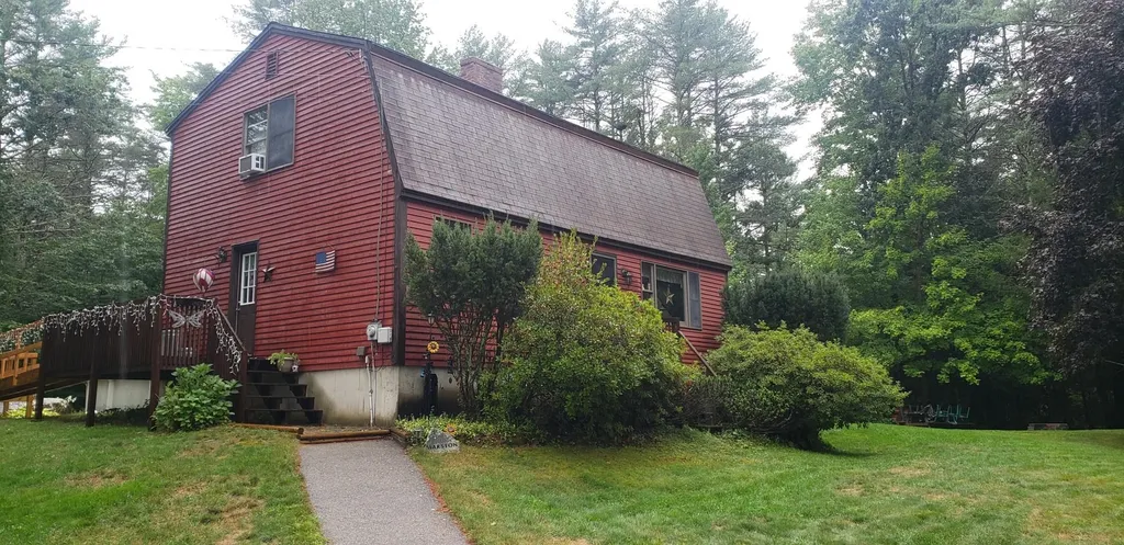 539 Scruton Pond Road Barrington NH 03825
