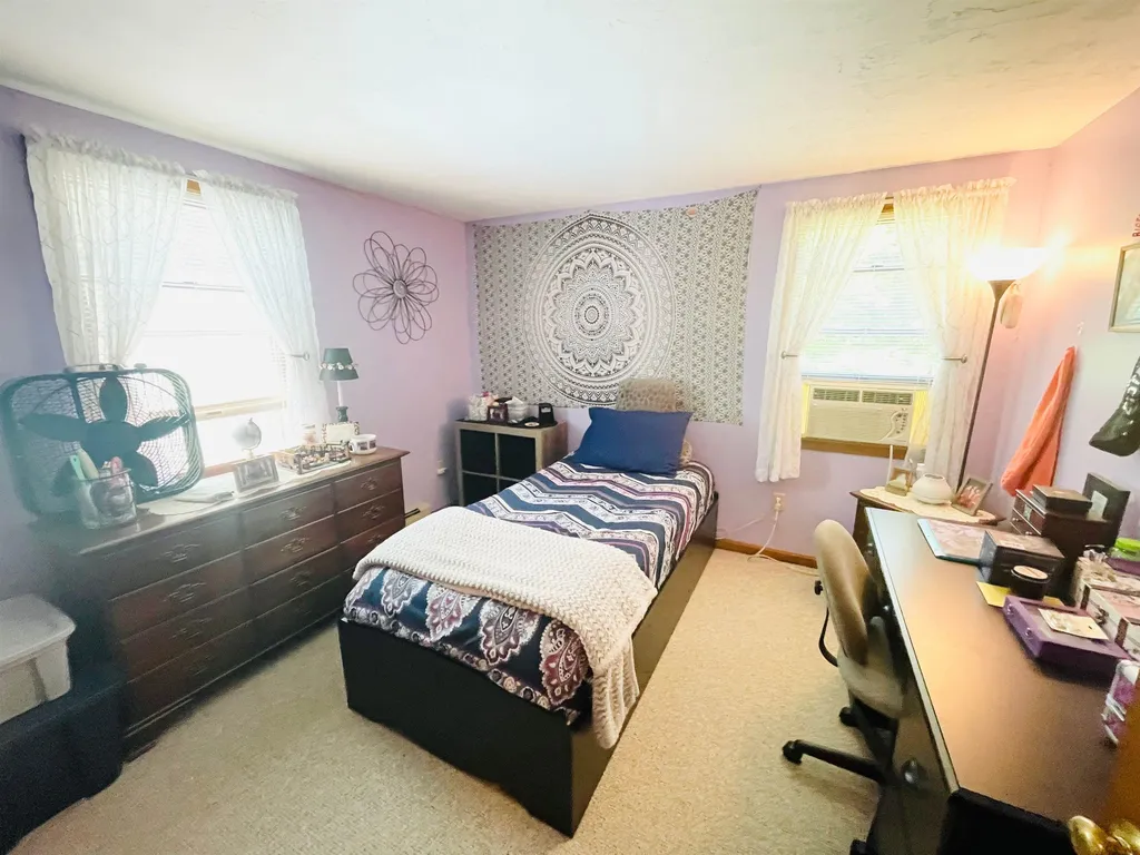 539 Scruton Pond Road Barrington NH 03825