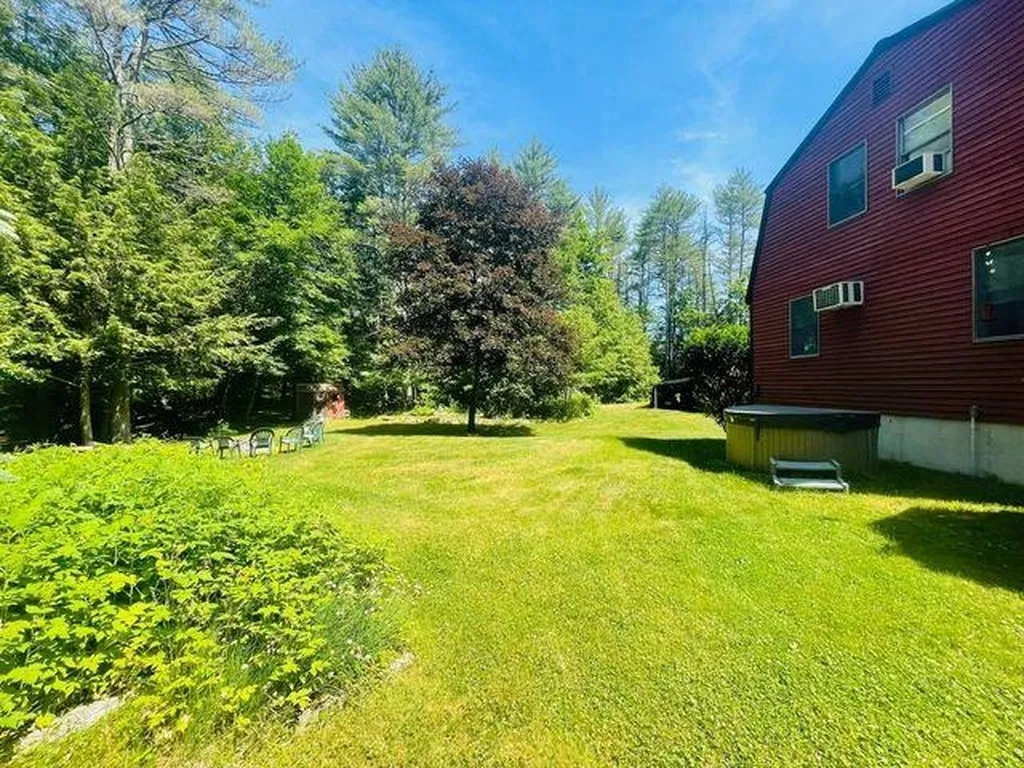 539 Scruton Pond Road Barrington NH 03825