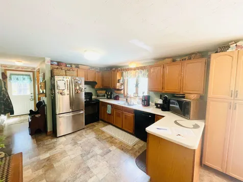 539 Scruton Pond Road Barrington NH 03825