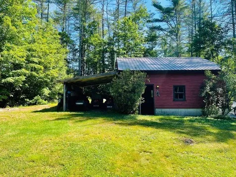 539 Scruton Pond Road Barrington NH 03825
