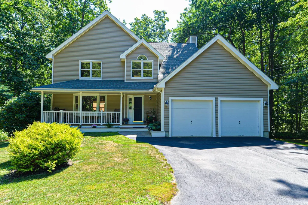 36 Coach Lane Hampton Falls NH 03844