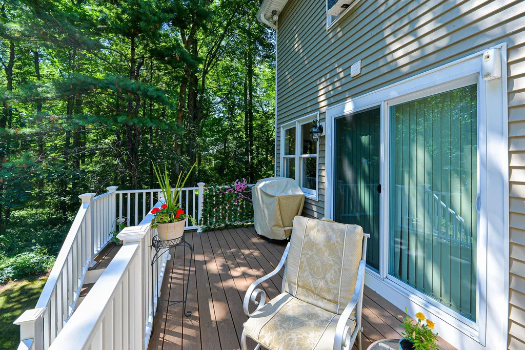 36 Coach Lane Hampton Falls NH 03844