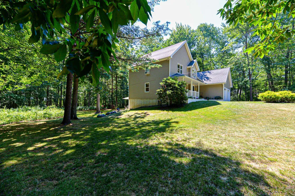 36 Coach Lane Hampton Falls NH 03844