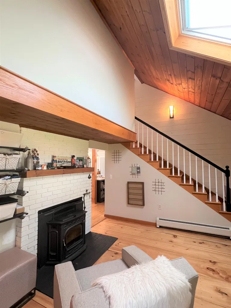 14 Deer Run Circle Kingston NH 03848