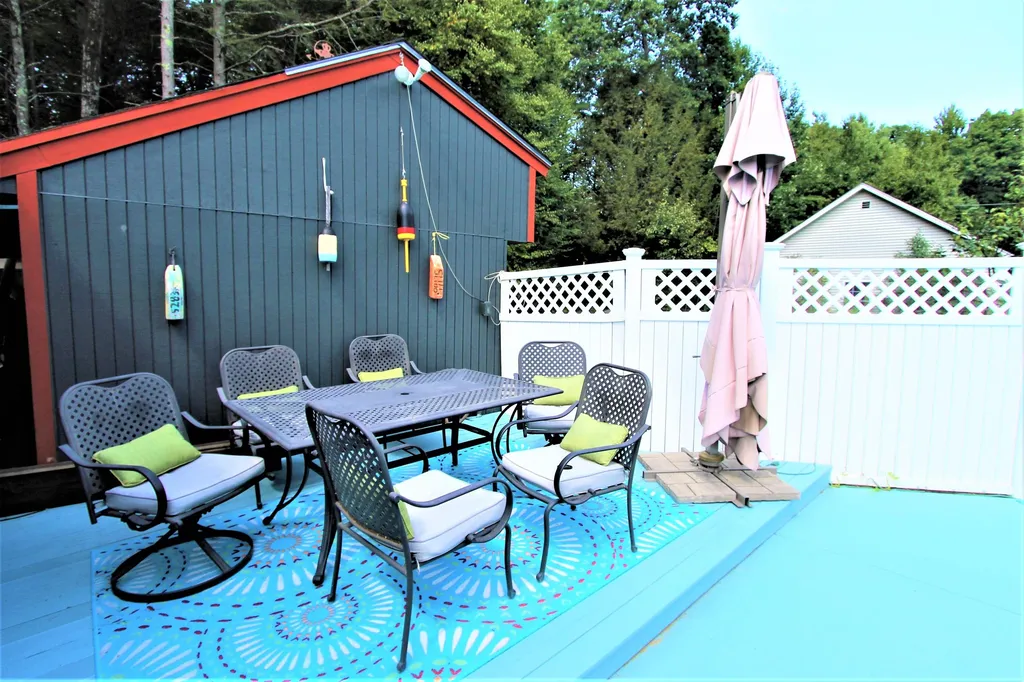 14 Deer Run Circle Kingston NH 03848