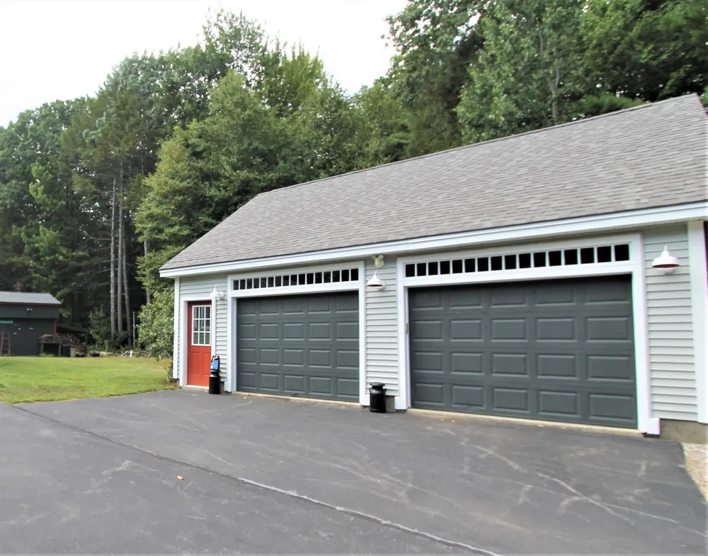 14 Deer Run Circle Kingston NH 03848