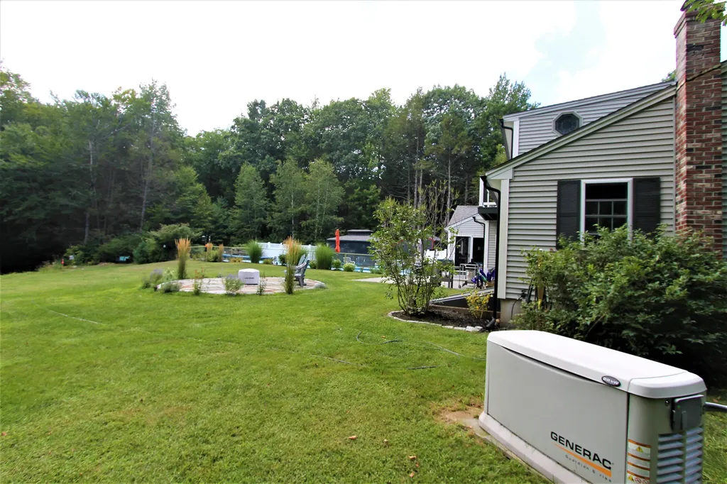 14 Deer Run Circle Kingston NH 03848