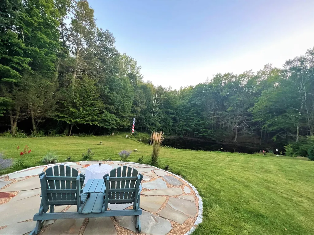 14 Deer Run Circle Kingston NH 03848