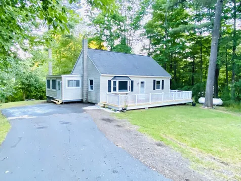 23 John Street Raymond NH 03077
