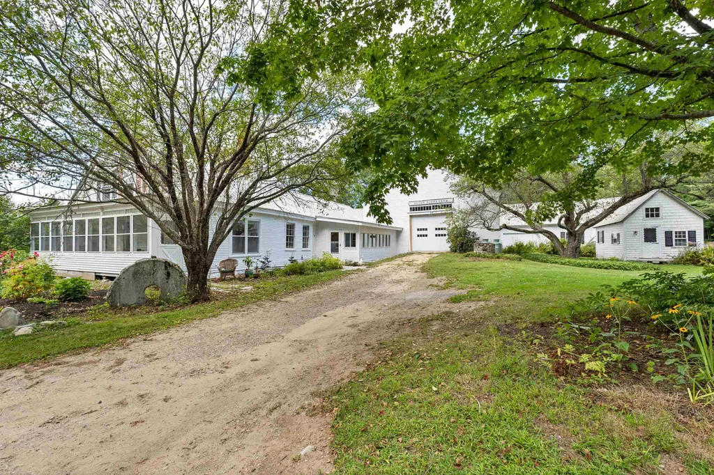 10 Livingston Road Meredith NH 03253