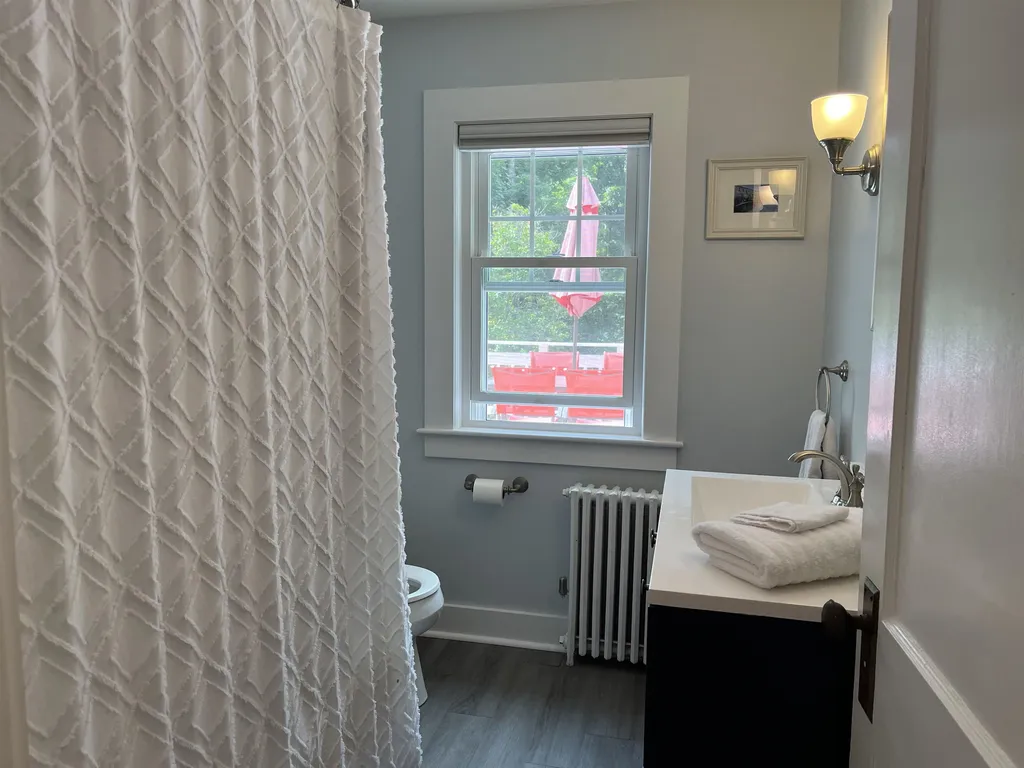 646 North Main Street Wolfeboro NH 03894