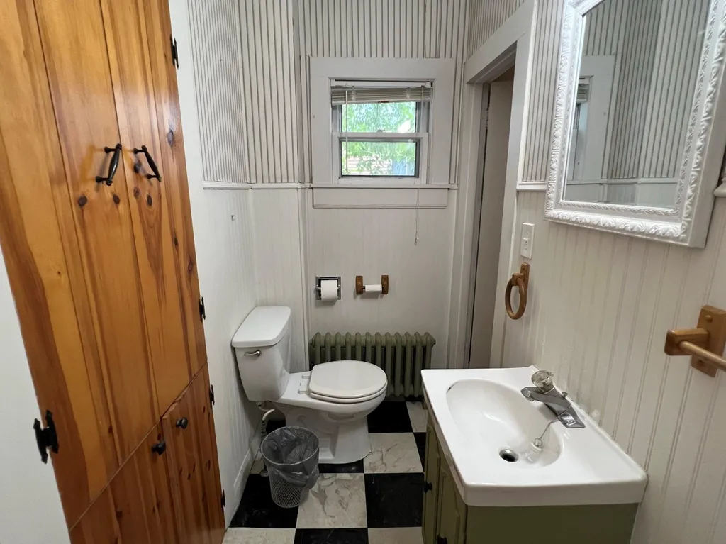 18 Hanover Street Claremont NH 03743