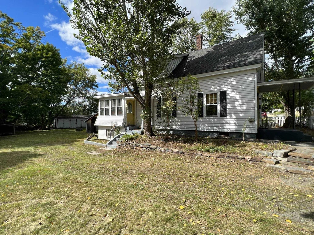 18 Hanover Street Claremont NH 03743