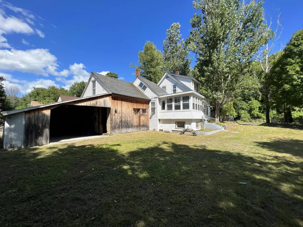 18 Hanover Street Claremont NH 03743