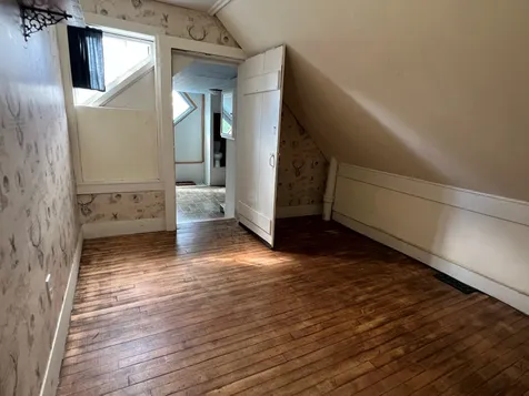 18 Hanover Street Claremont NH 03743