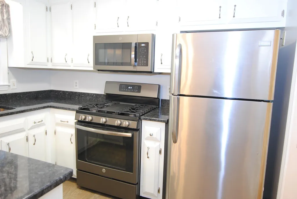 45 Hawkstead Hollow Nashua NH 03063