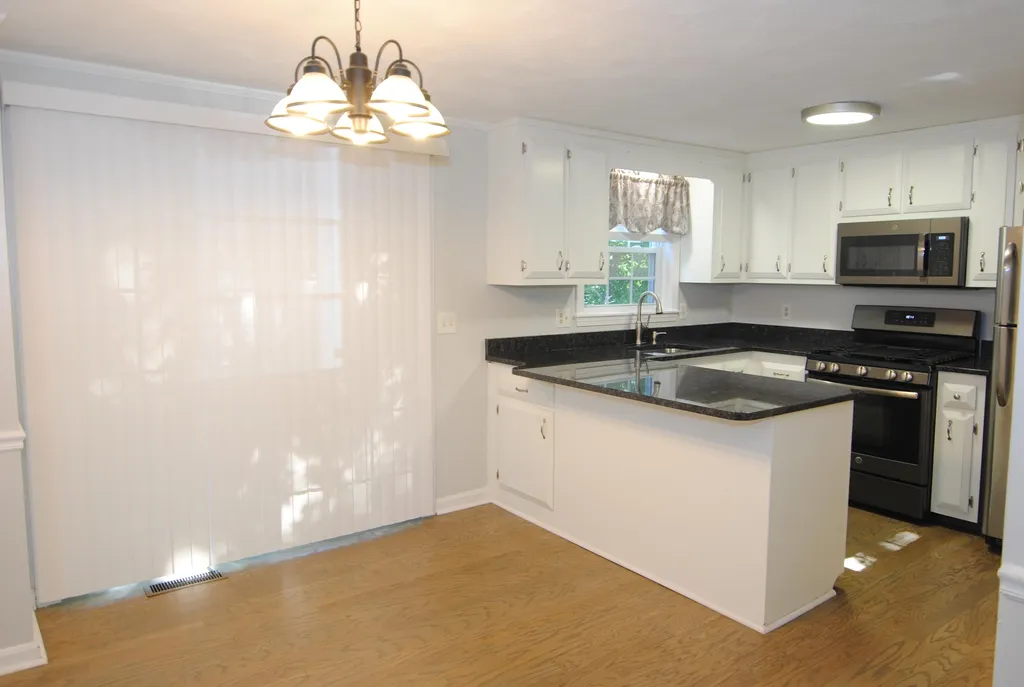 45 Hawkstead Hollow Nashua NH 03063