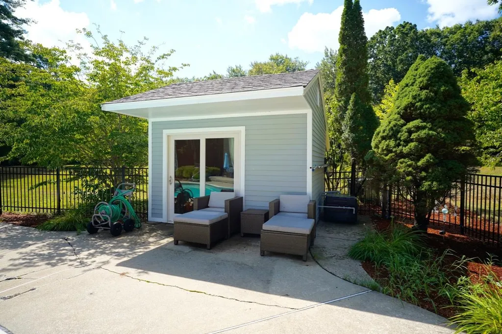 22 Wilcombs Way Chester NH 03036