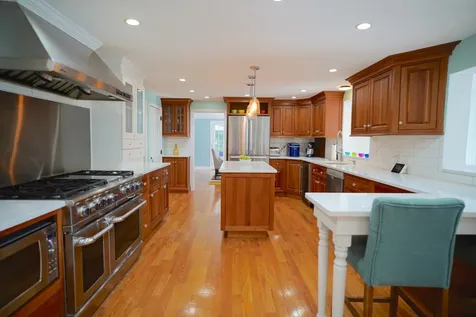22 Wilcombs Way Chester NH 03036