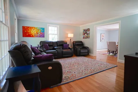 22 Wilcombs Way Chester NH 03036