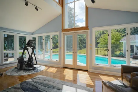 22 Wilcombs Way Chester NH 03036