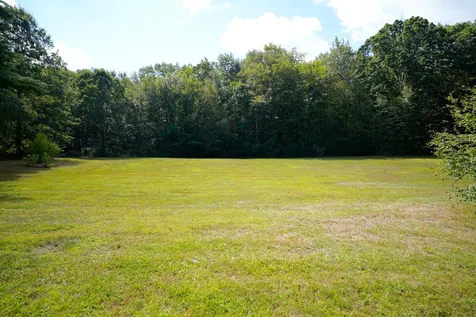 22 Wilcombs Way Chester NH 03036