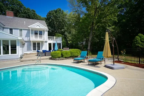 22 Wilcombs Way Chester NH 03036