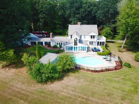22 Wilcombs Way Chester NH 03036