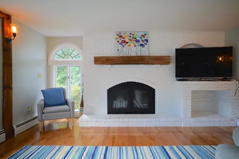 22 Wilcombs Way Chester NH 03036