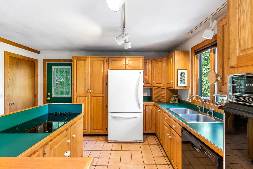 230 Burkehaven Hill Road Sunapee NH 03782