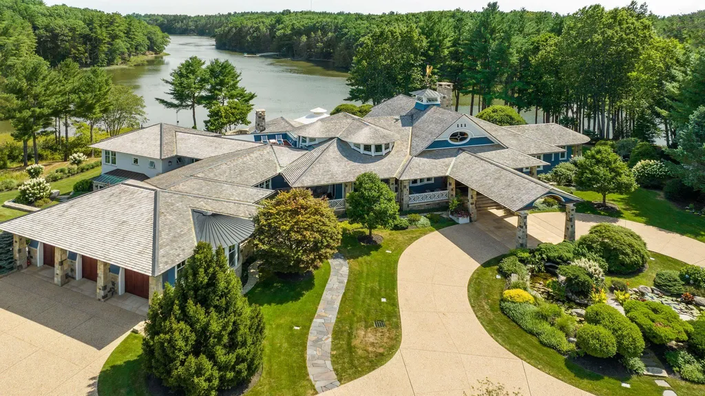 32 Wisteria Drive Dover NH 03820