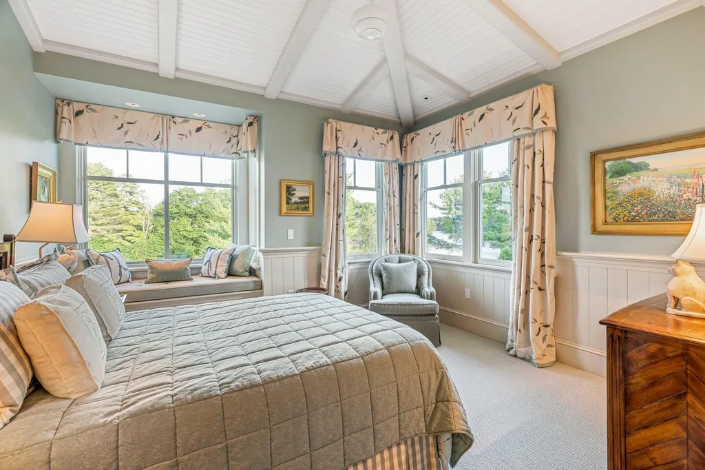 32 Wisteria Drive Dover NH 03820