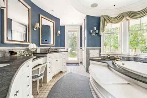 32 Wisteria Drive Dover NH 03820
