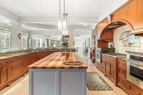 32 Wisteria Drive Dover NH 03820