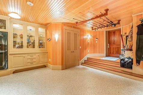 32 Wisteria Drive Dover NH 03820