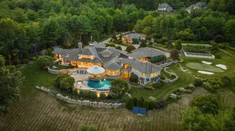 32 Wisteria Drive Dover NH 03820